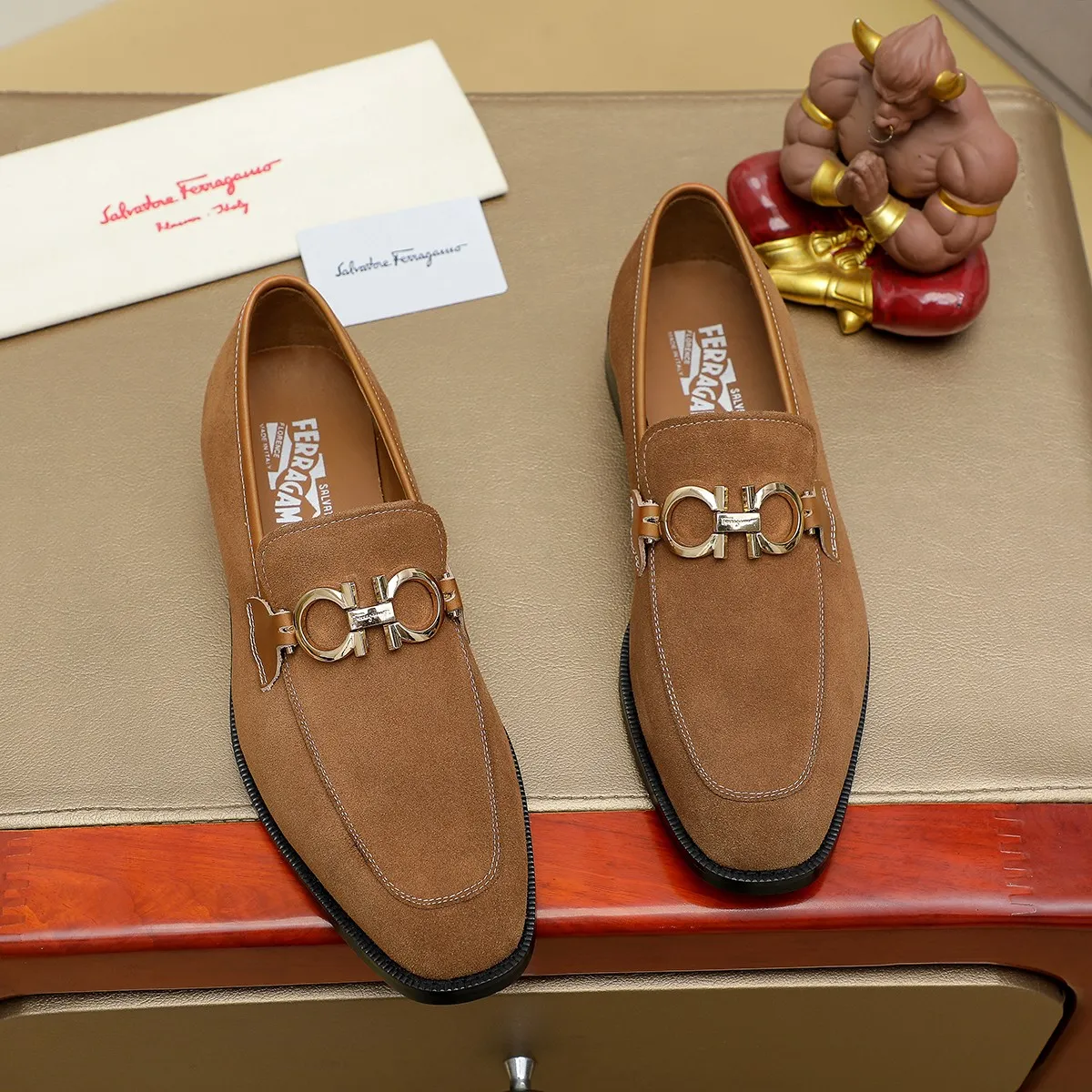 Men's shoes💰420🔥Ferragamo new men's formal shoes🇨🇳Official website original 1:1 mold opening, original quality💯Fine workmanship, high-end luxury shoes☘ The surface is made of imported Italian first-layer cowhide🌴🐑Leather lining🍓Rubber wear-resistant and non-slip outsole, breathable and comfortable to wear🍍The first choice for high-grade men, size 39-45 (38.46. Can be customized)
